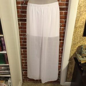 White miniskirt (sz s) w chiffon split skirt over.